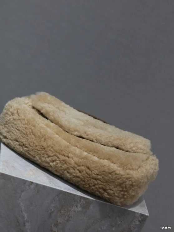 Rep ladies REP YSL SHEARLING CALYPSO IN 0823